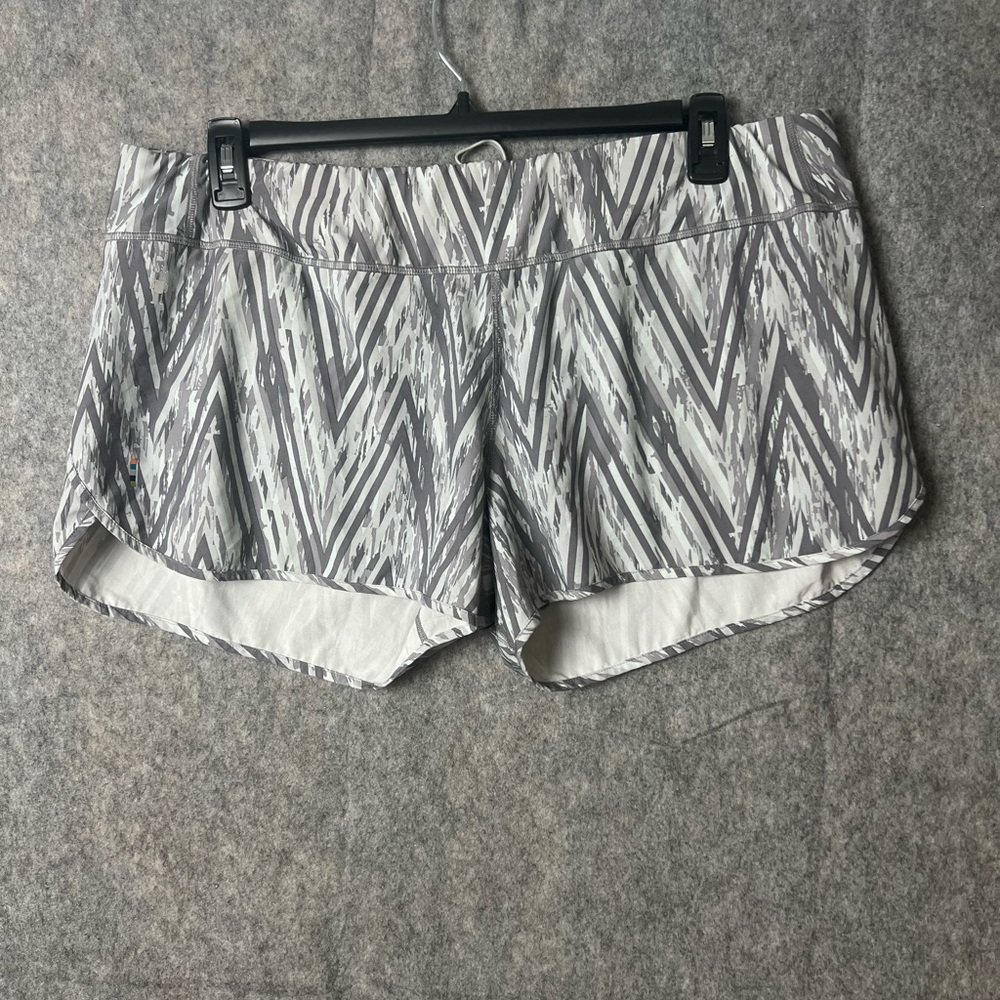 Smartwool Woman XL Gray Patterned lightweight running‎ Shorts
